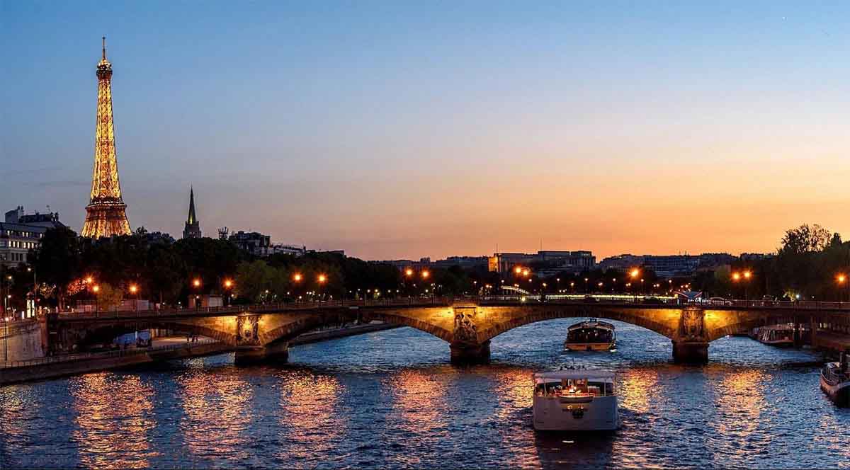 رودخانه سن (seine) در شهر پاریس